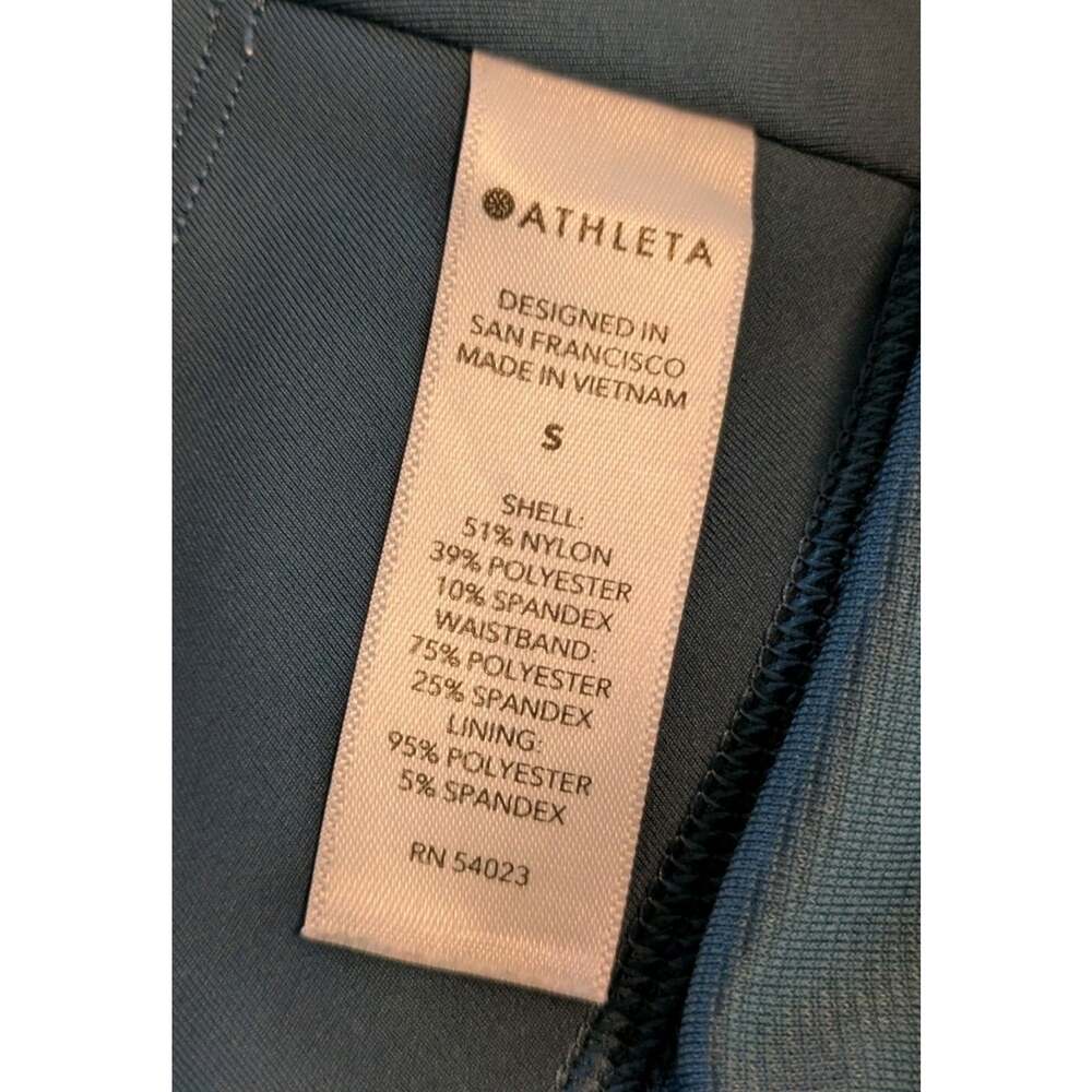Athleta size Small Run With It Textured 3.5 Inch Shorts Teal Blue Green - Picture 7 of 7